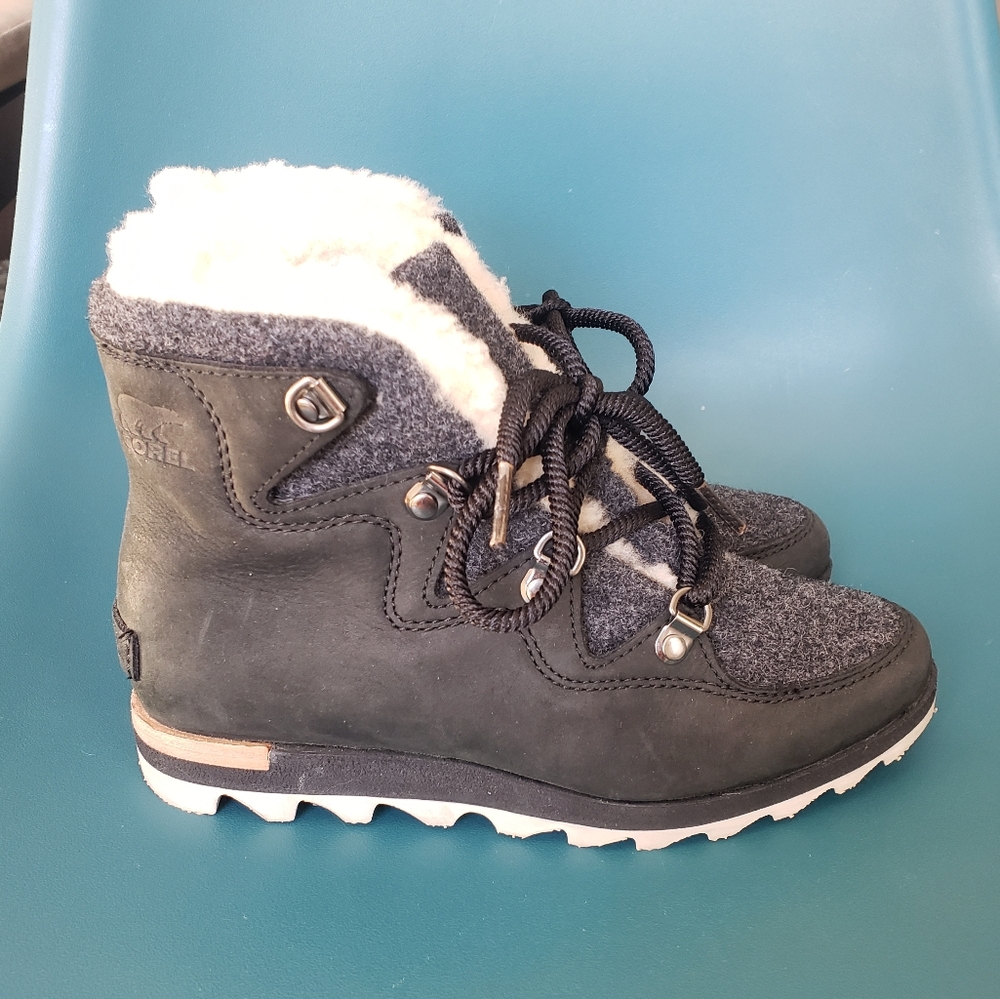 Sorel Womens Sneak Chic Black Ankle Winter Boots